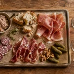 Vin charcuterie avec plateau : rouge léger, blanc vif ou bulles