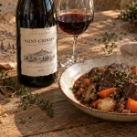 Vin saint chinian avec quel plat : verre rouge et daube mijotée